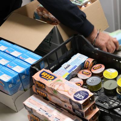 DISTRIBUZIONE VIVERI 